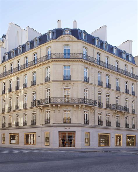 dior paris avenue montaigne